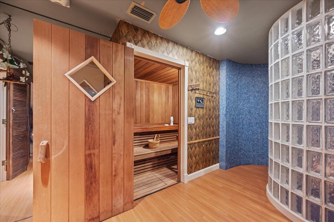 HIGH POINT - Residential