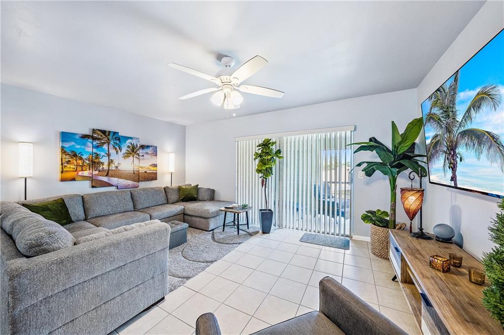 Four Sea Suns Condo - Residential