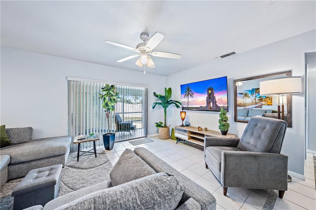Four Sea Suns Condo - Residential