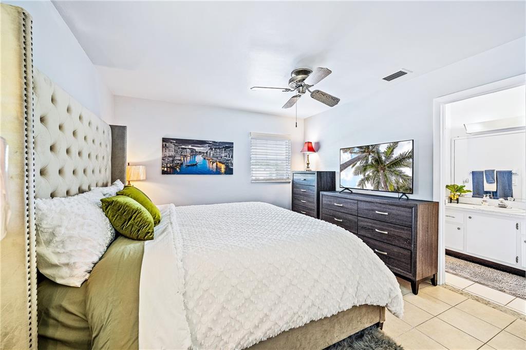Four Sea Suns Condo - Residential