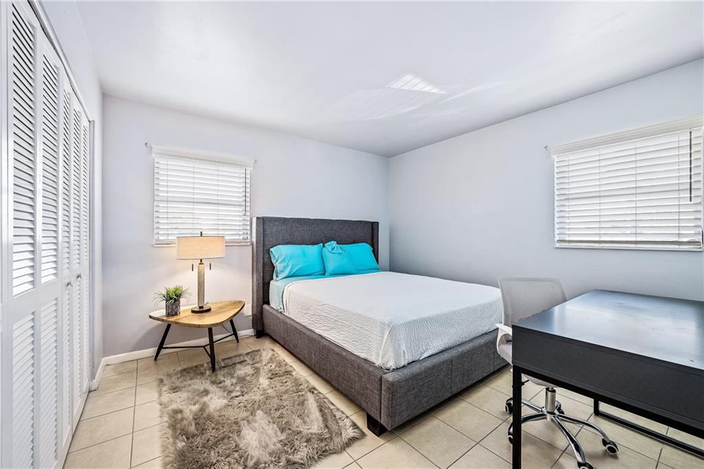 Four Sea Suns Condo - Residential