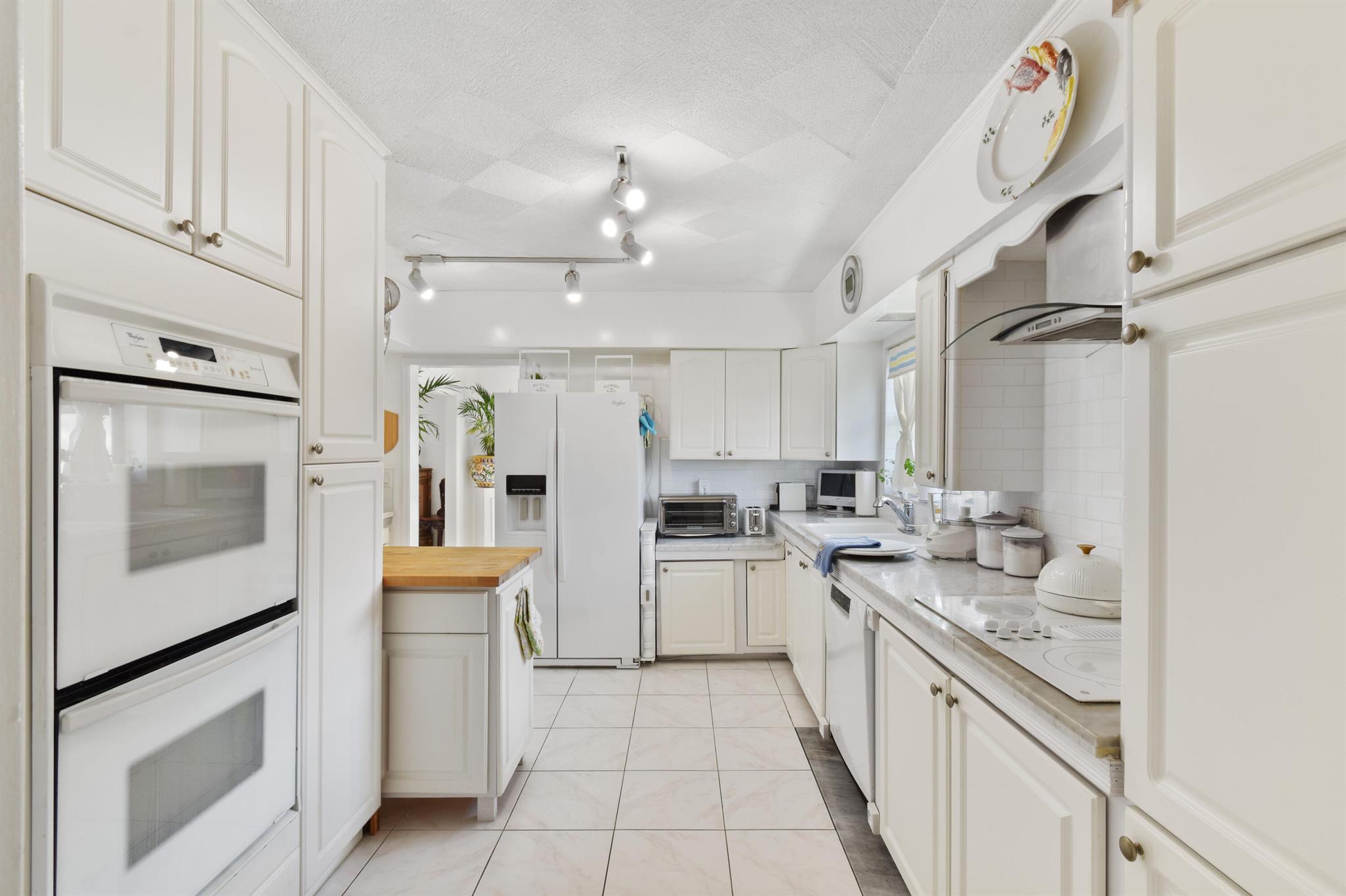 PERUVIAN COND - Residential