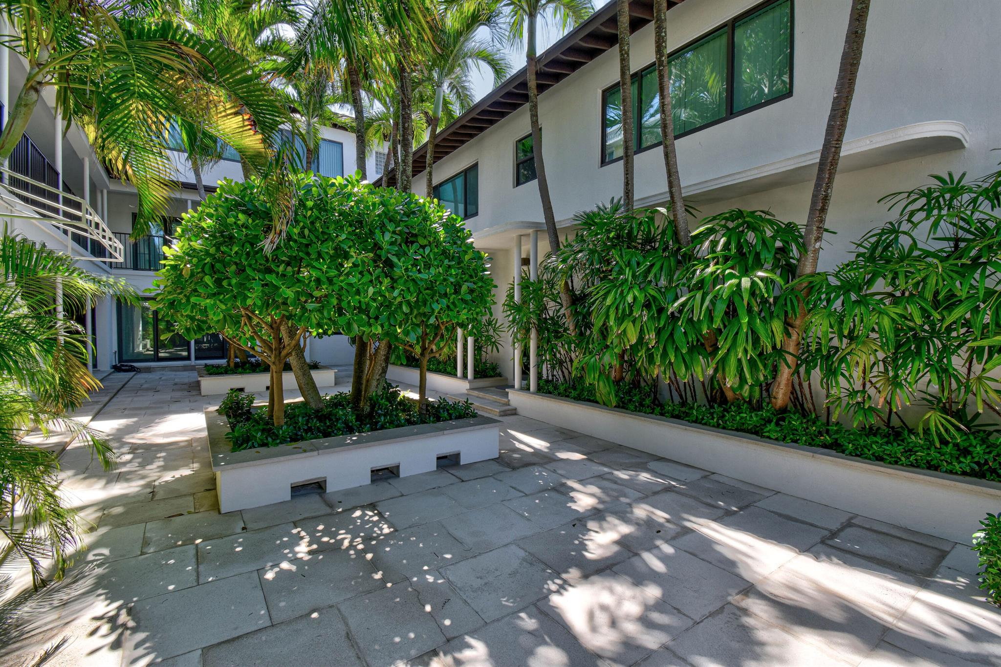 PERUVIAN COND - Residential