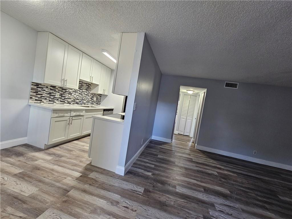 WELLEBY SHORES CONDOMINIUM 6 - Residential Lease