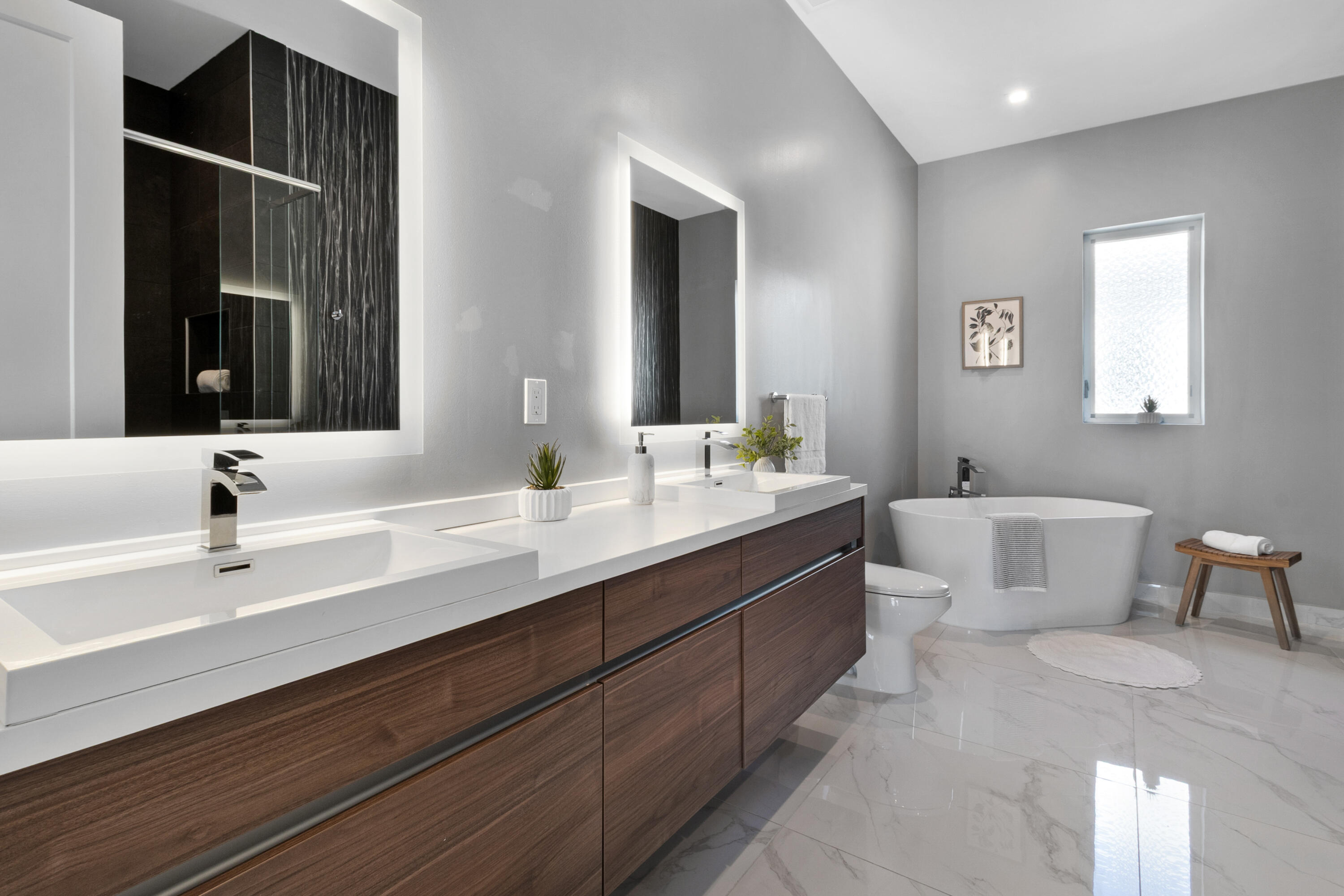 BEVERLY HEIGHTS - Residential