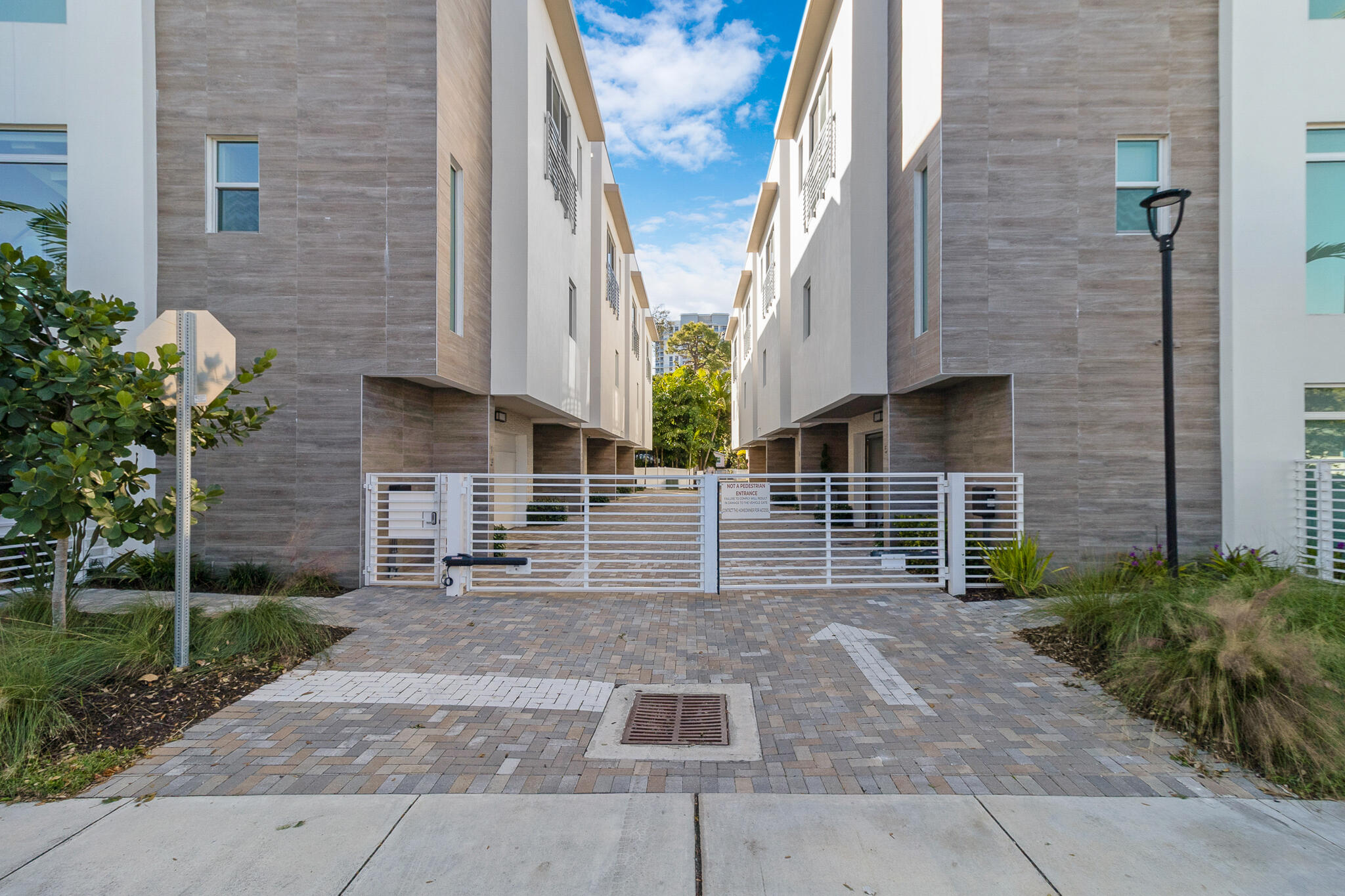 BEVERLY HEIGHTS - Residential