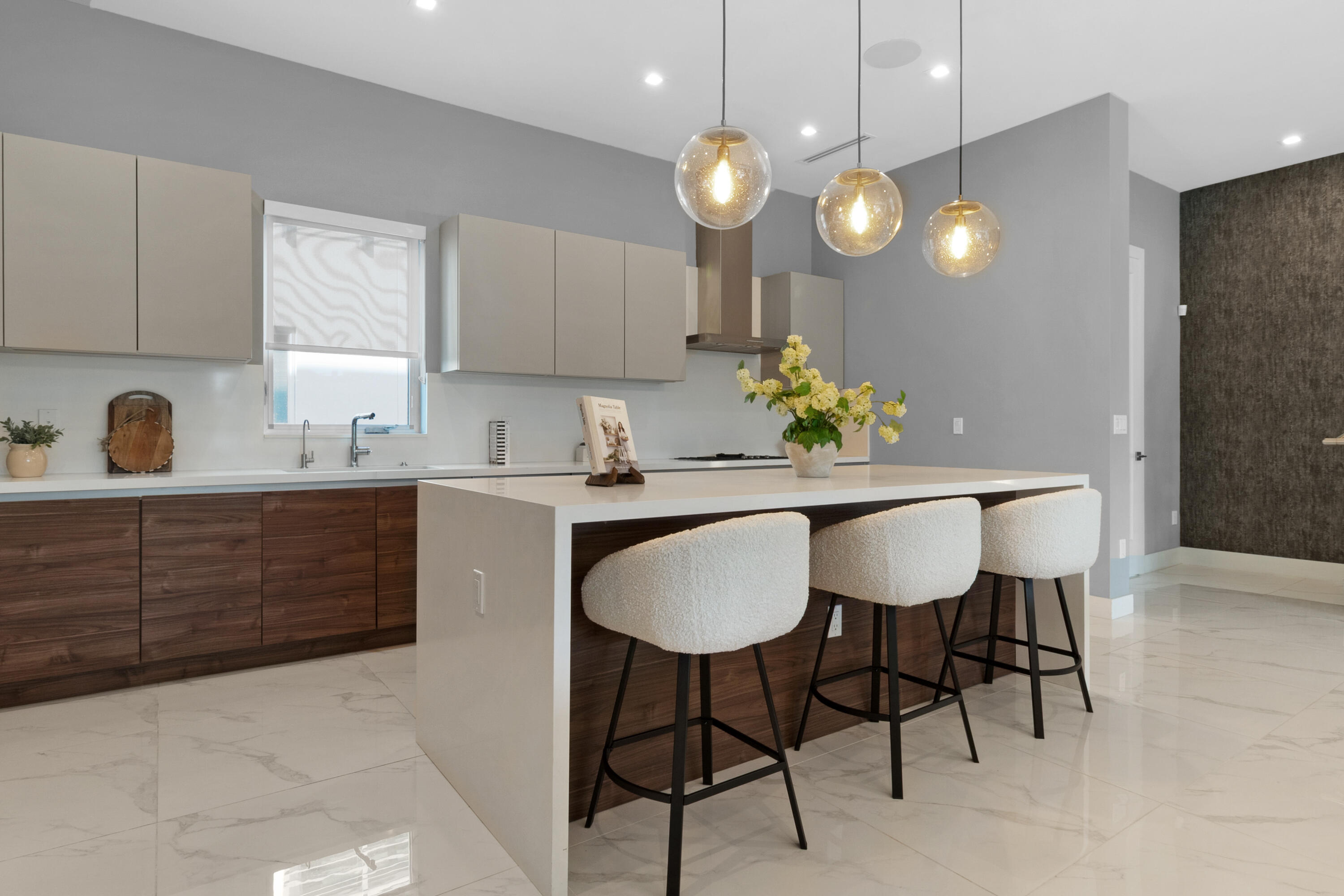 BEVERLY HEIGHTS - Residential