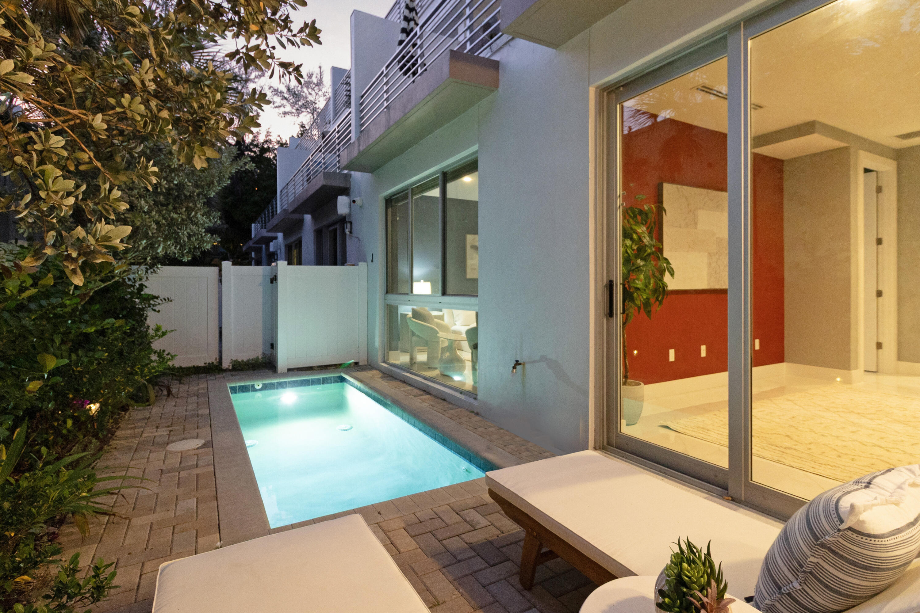 BEVERLY HEIGHTS - Residential