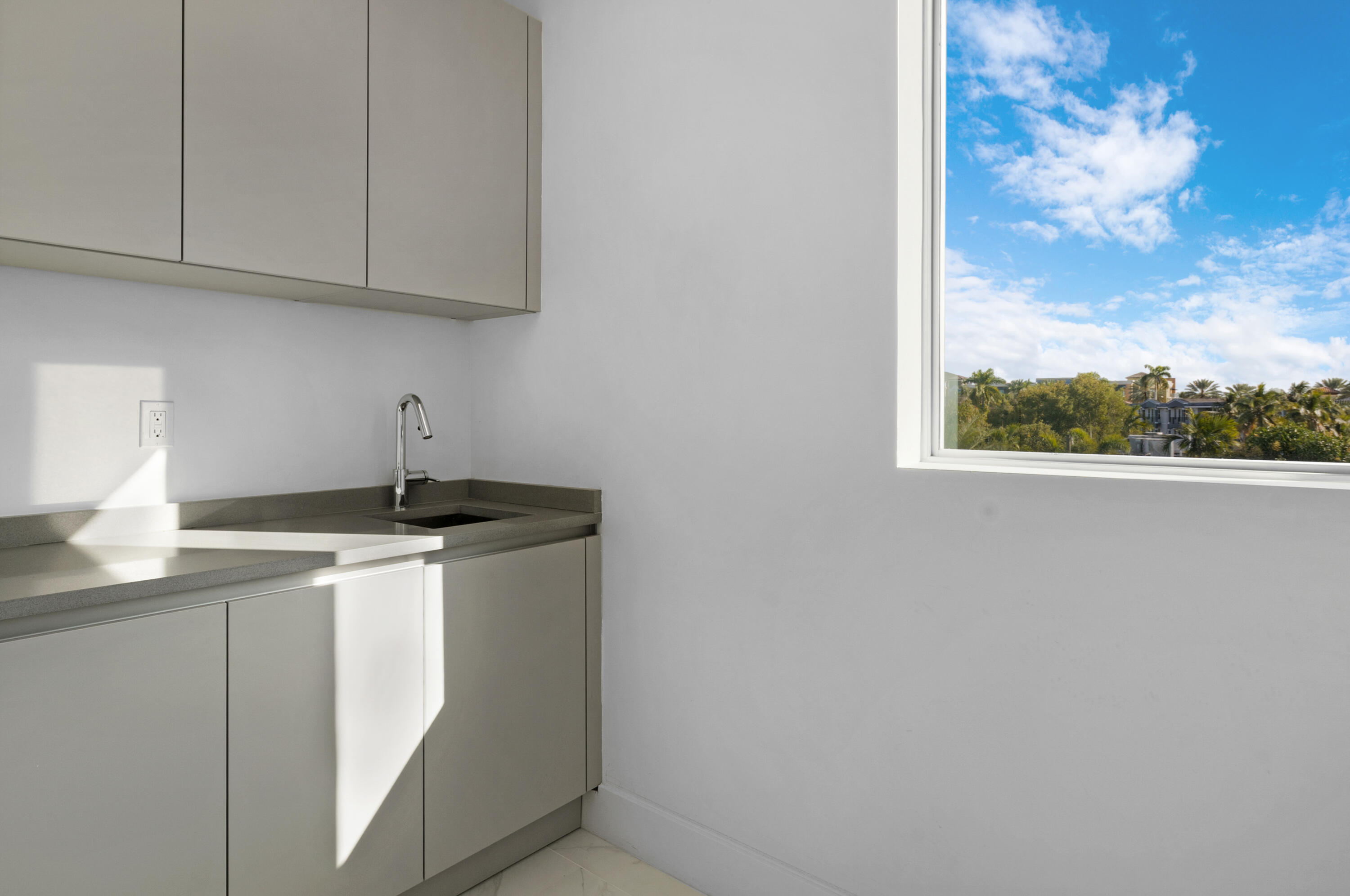 BEVERLY HEIGHTS - Residential