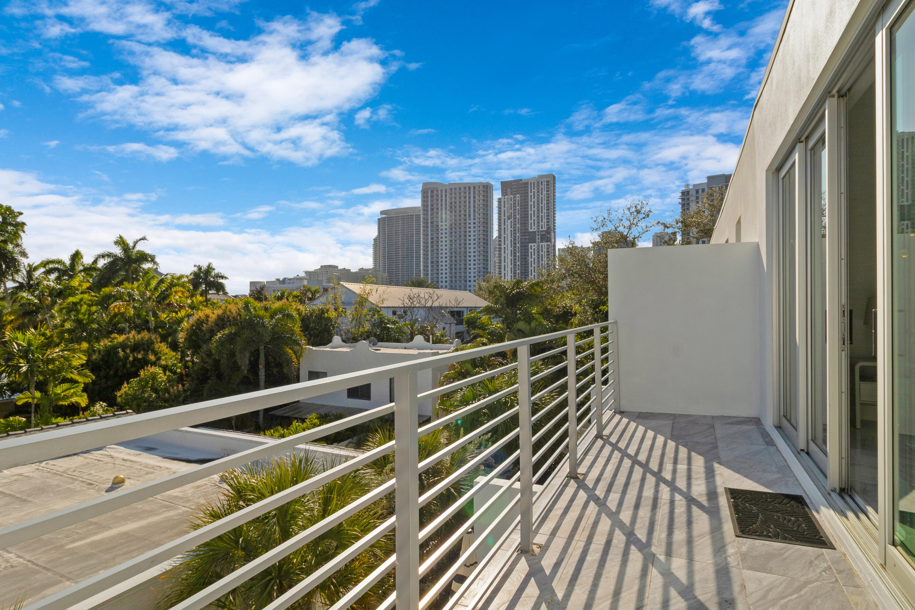 BEVERLY HEIGHTS - Residential