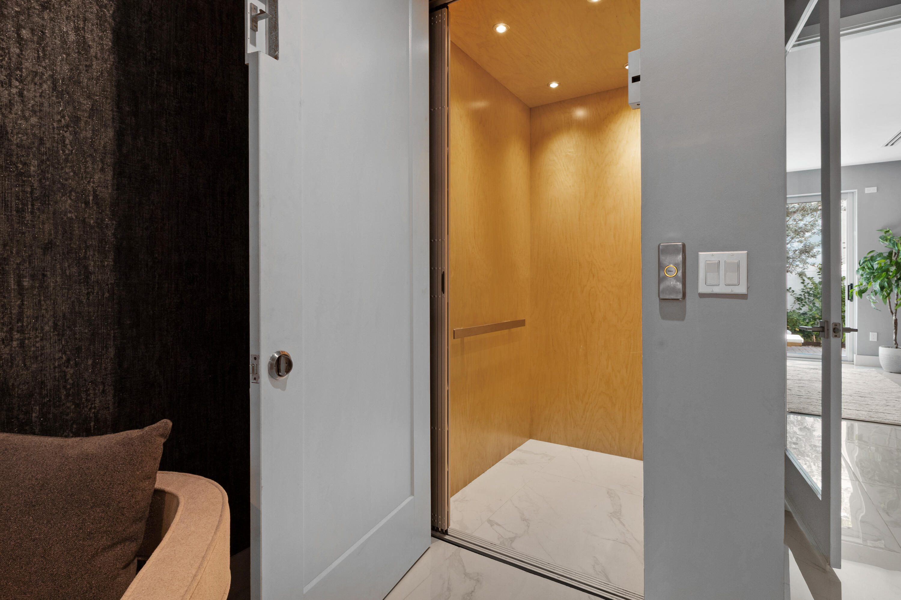 BEVERLY HEIGHTS - Residential