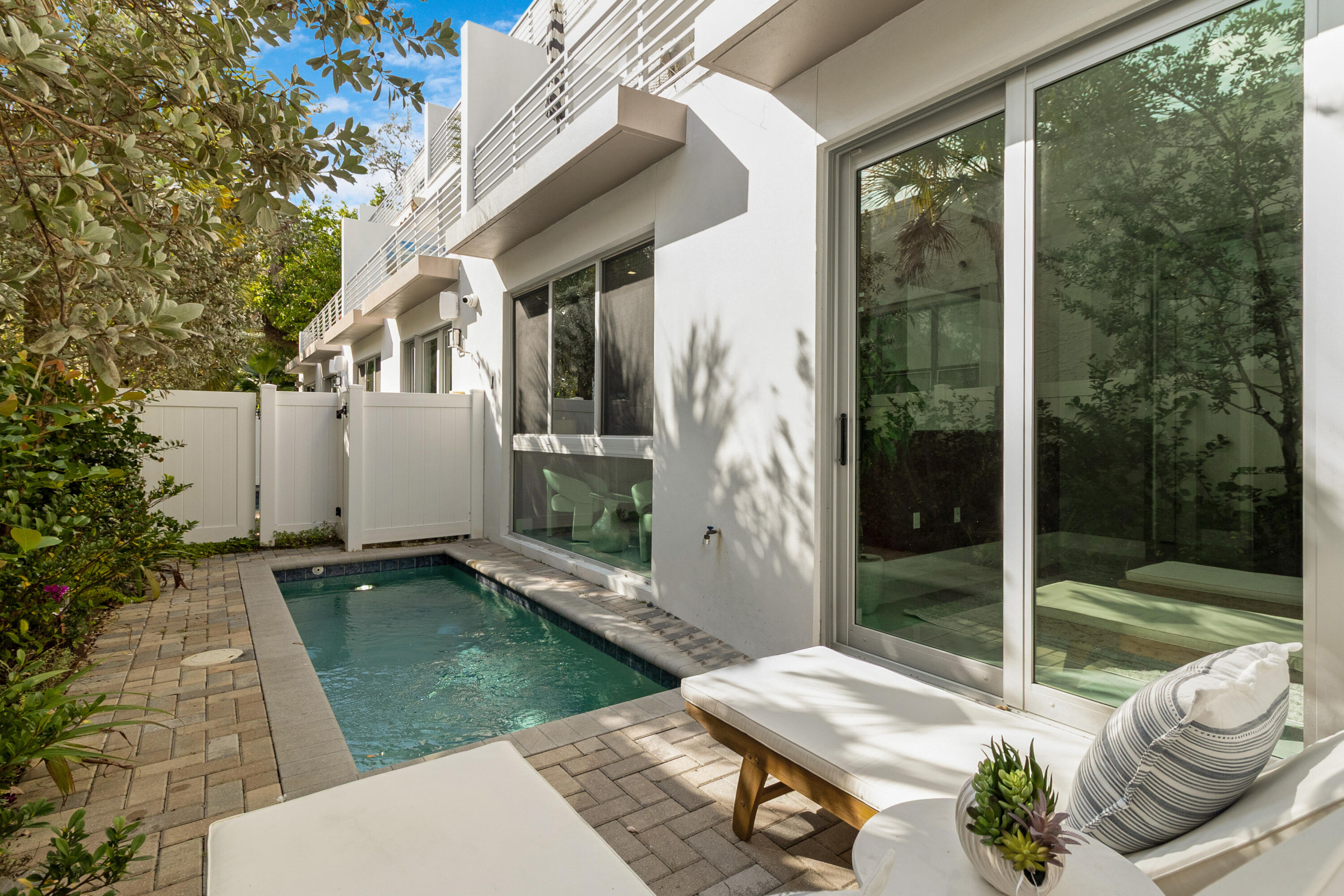 BEVERLY HEIGHTS - Residential