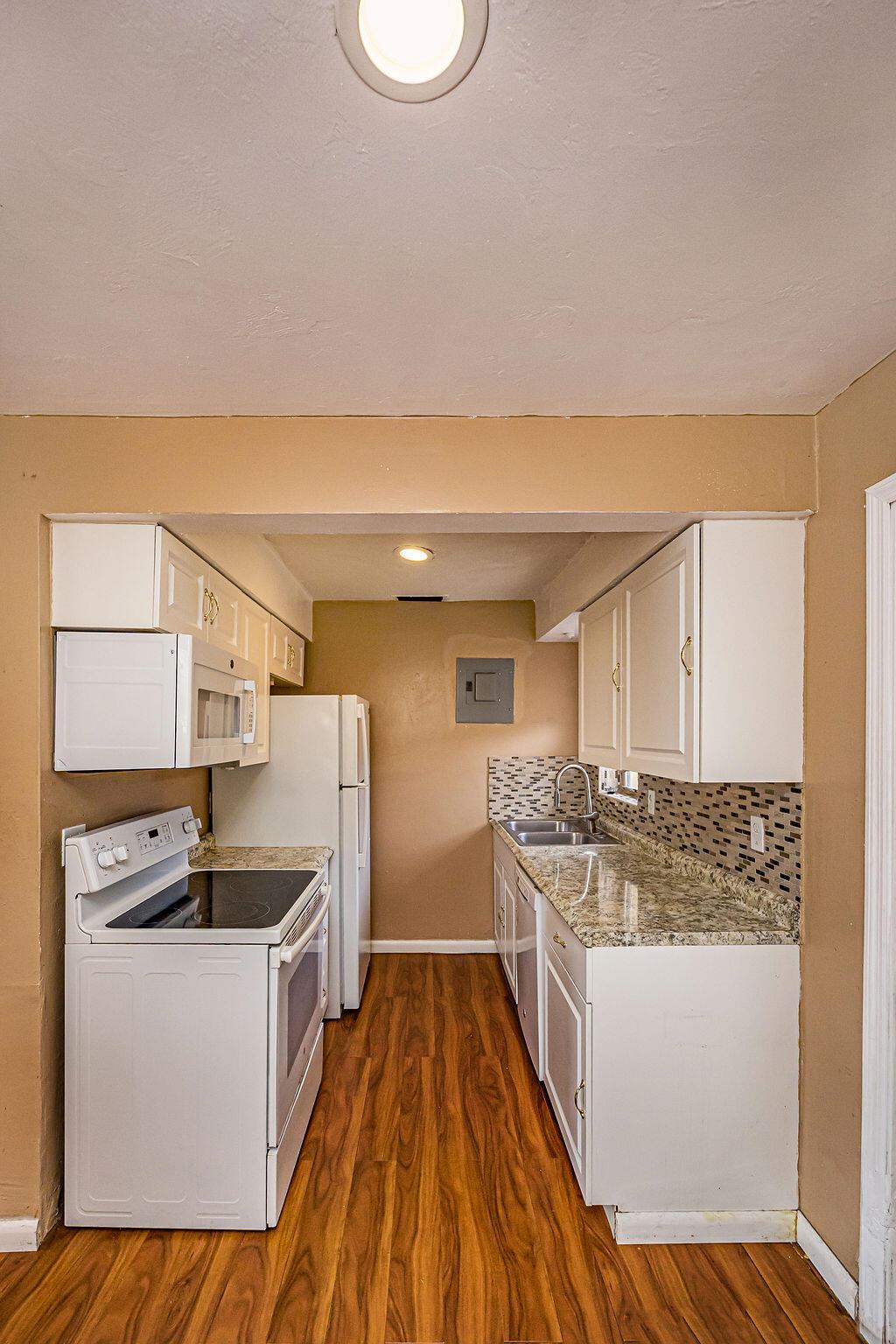 DELL PARK - Residential Lease