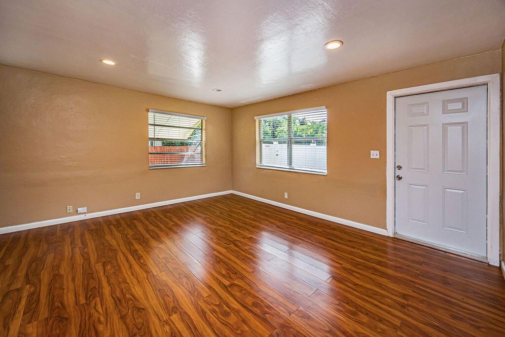 DELL PARK - Residential Lease