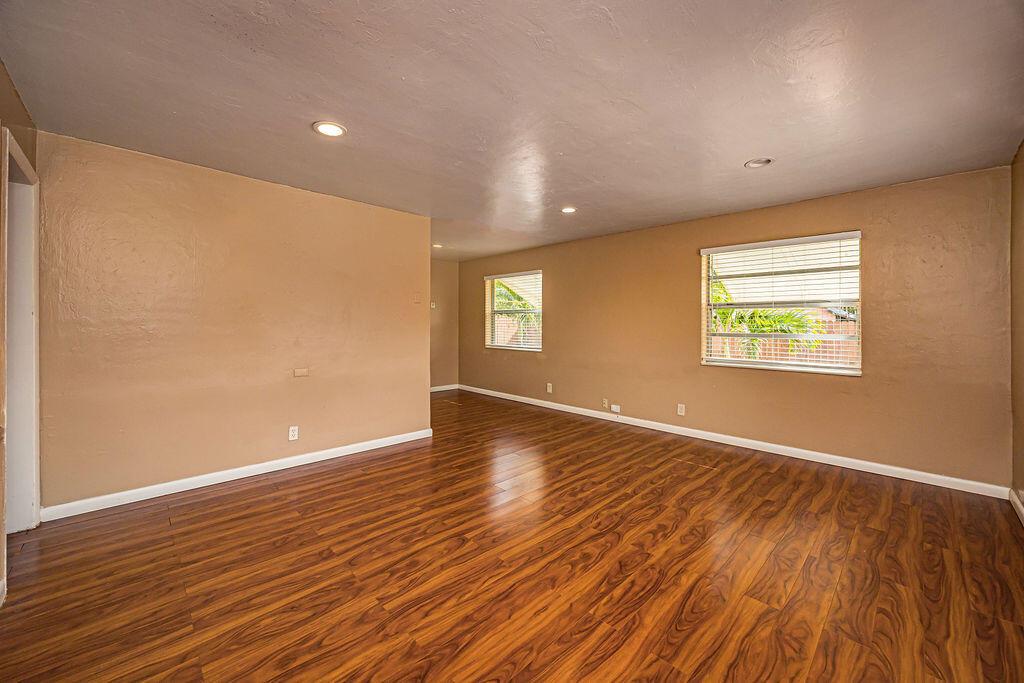 DELL PARK - Residential Lease