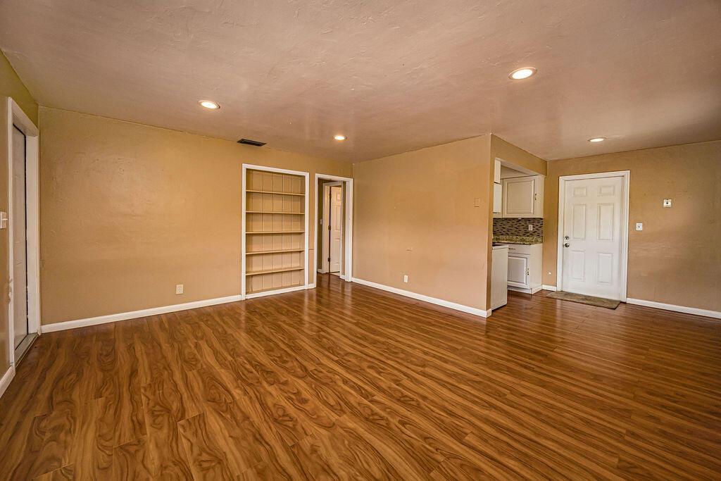 DELL PARK - Residential Lease