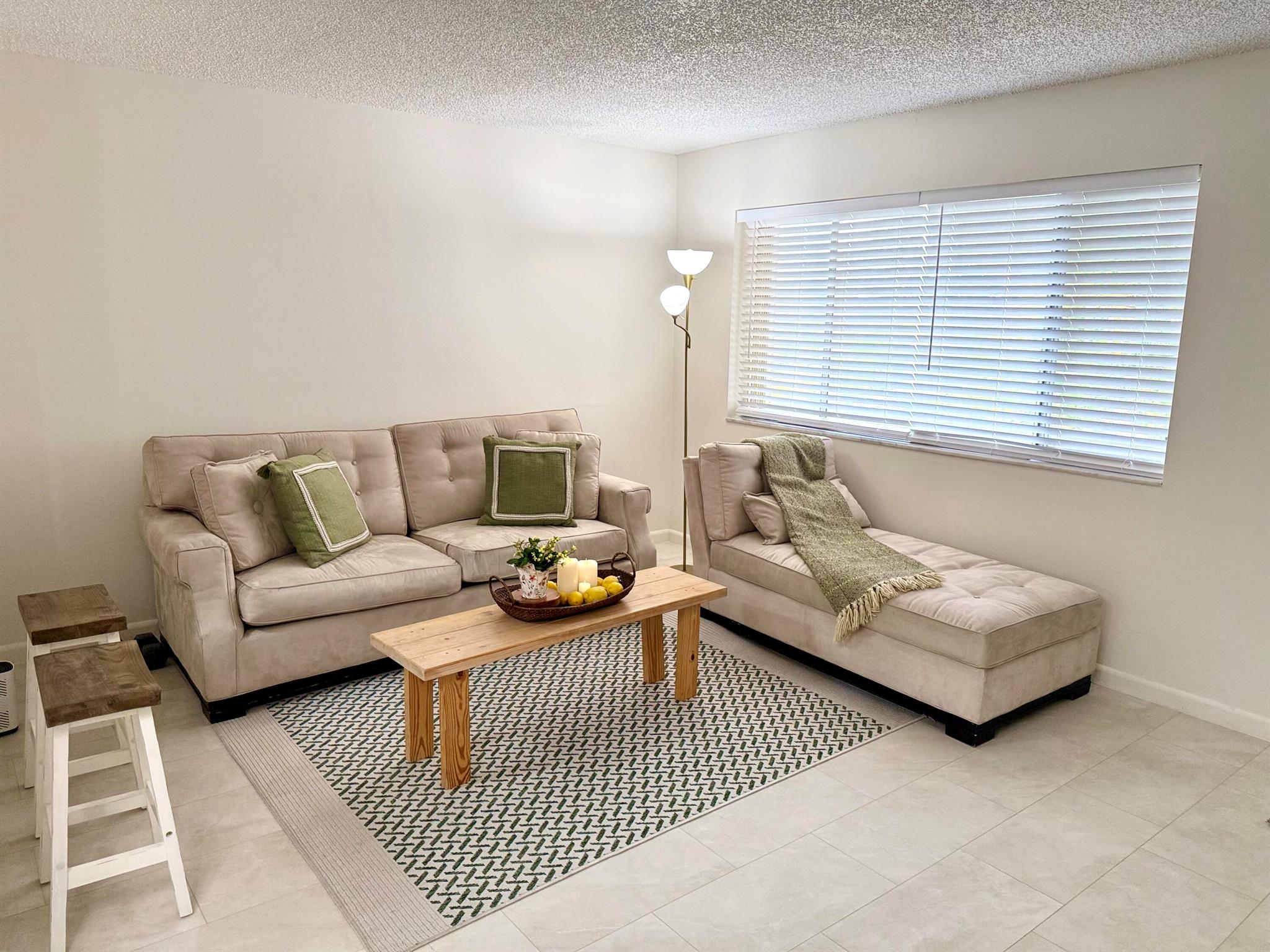 VILLAGE GREEN KENSINGTON - Residential