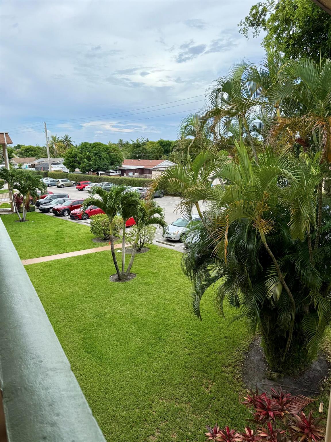 VILLAGE GREEN KENSINGTON - Residential