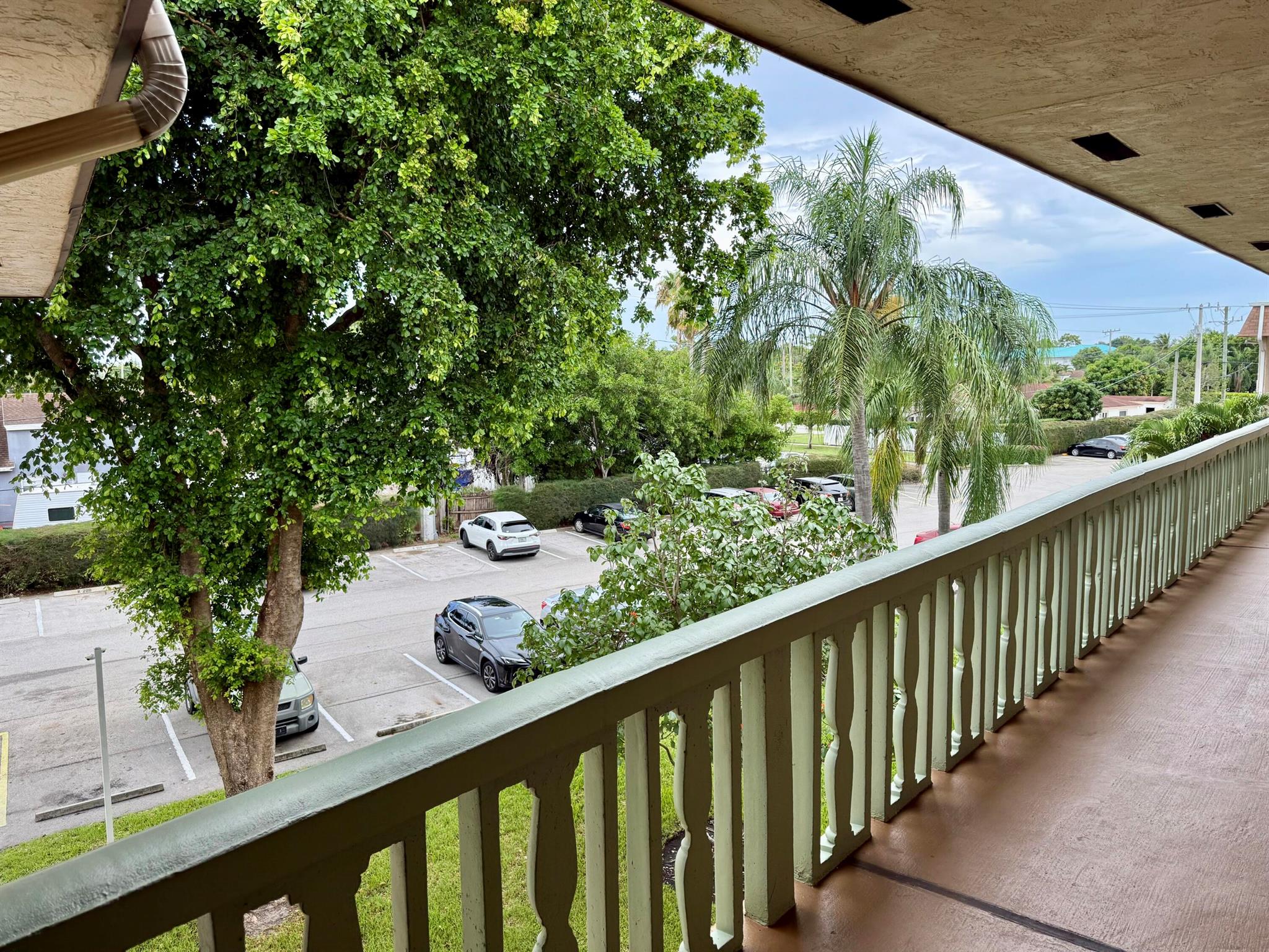 VILLAGE GREEN KENSINGTON - Residential