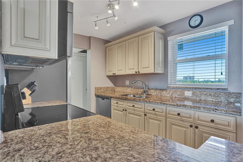 WATERFORD POINT CONDO - Residential