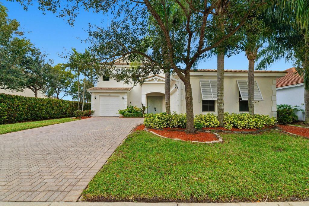 Photo of 182 Palm Beach Plantation Boulevard, West Palm Beach, FL 33411 (MLS # F10541558)