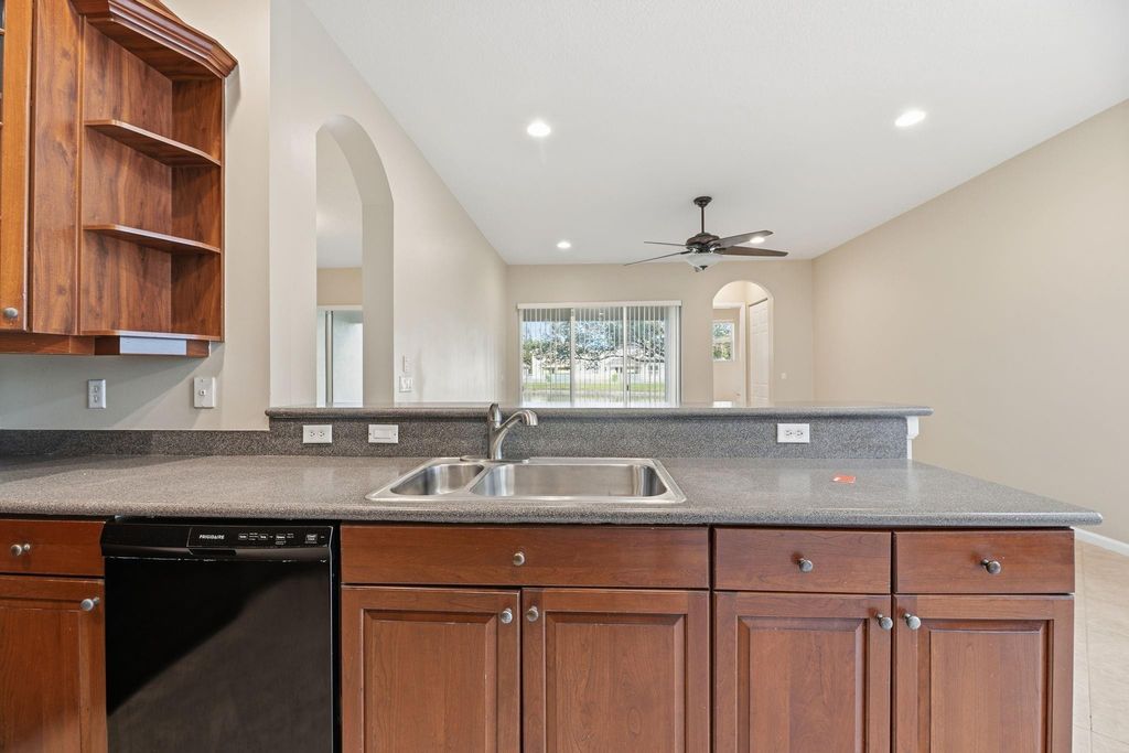 Photo of 182 Palm Beach Plantation Boulevard, West Palm Beach, FL 33411 (MLS # F10541558)