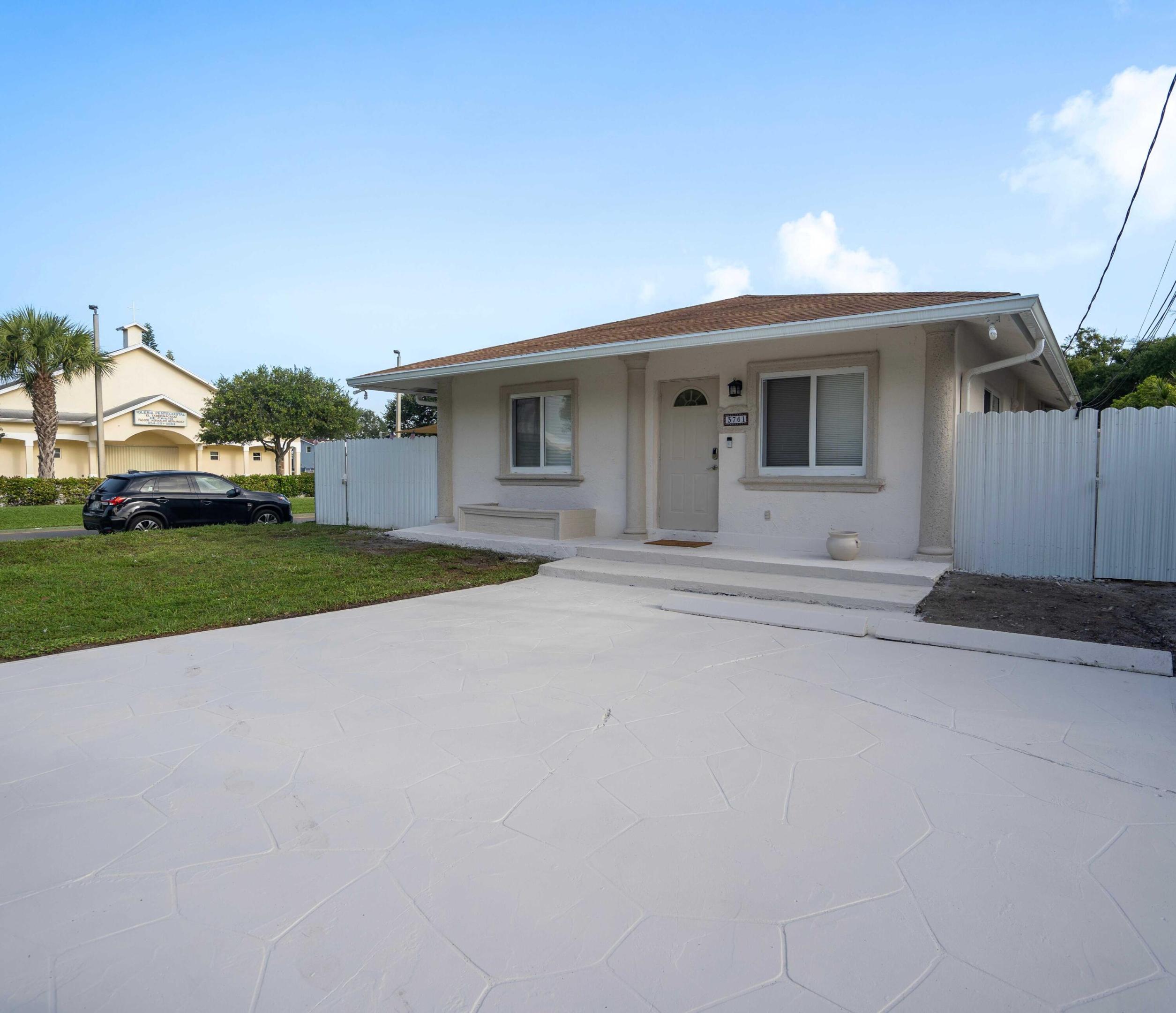 3761 SW 14th Street Street