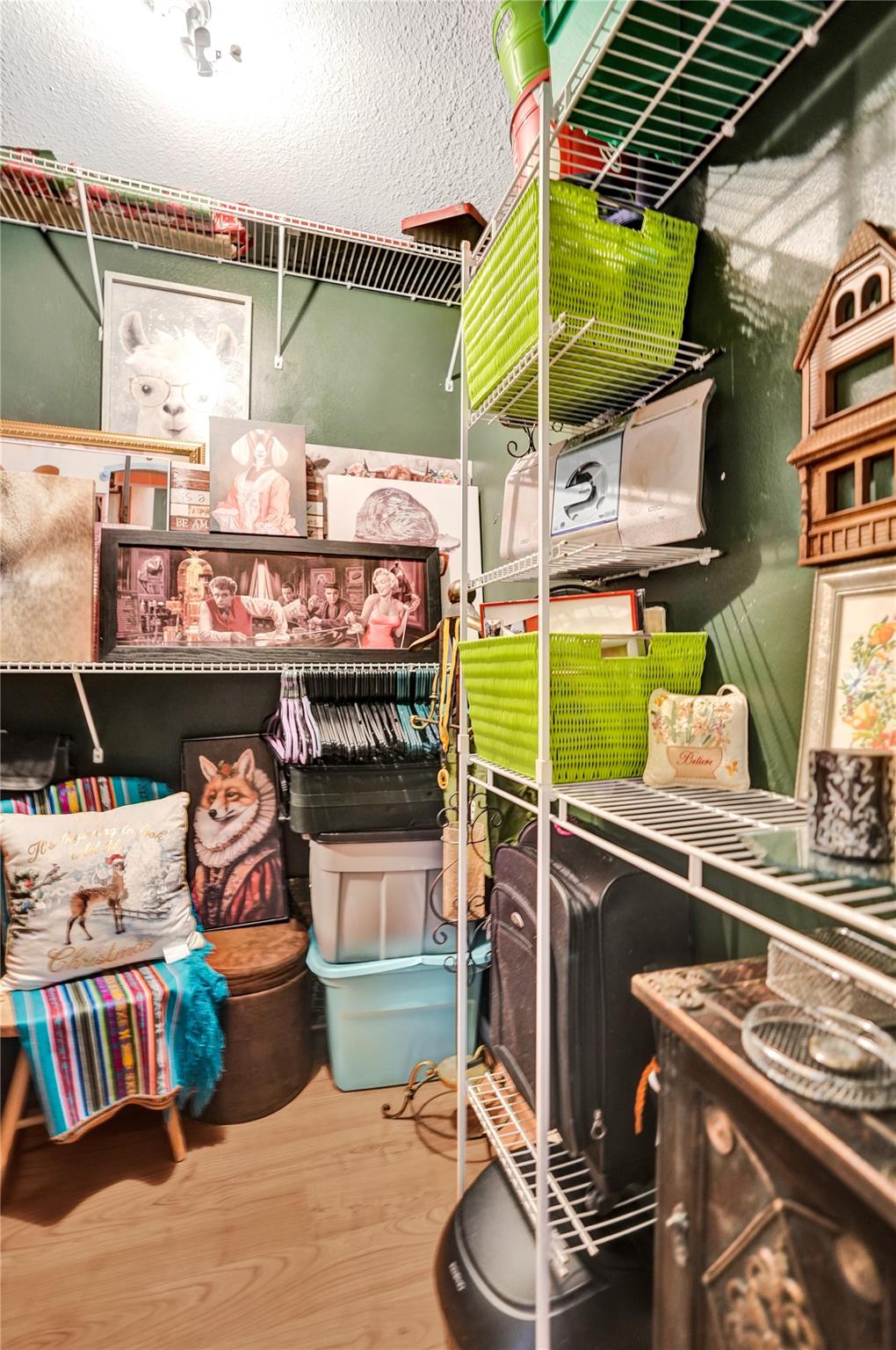 RIVERWALK - Residential