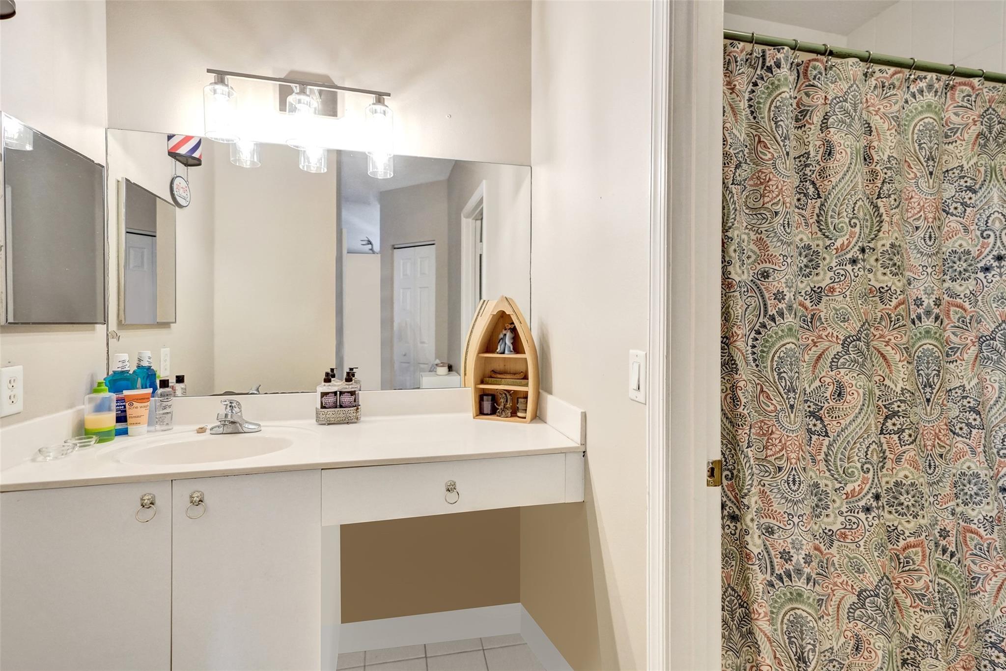 RIVERWALK - Residential