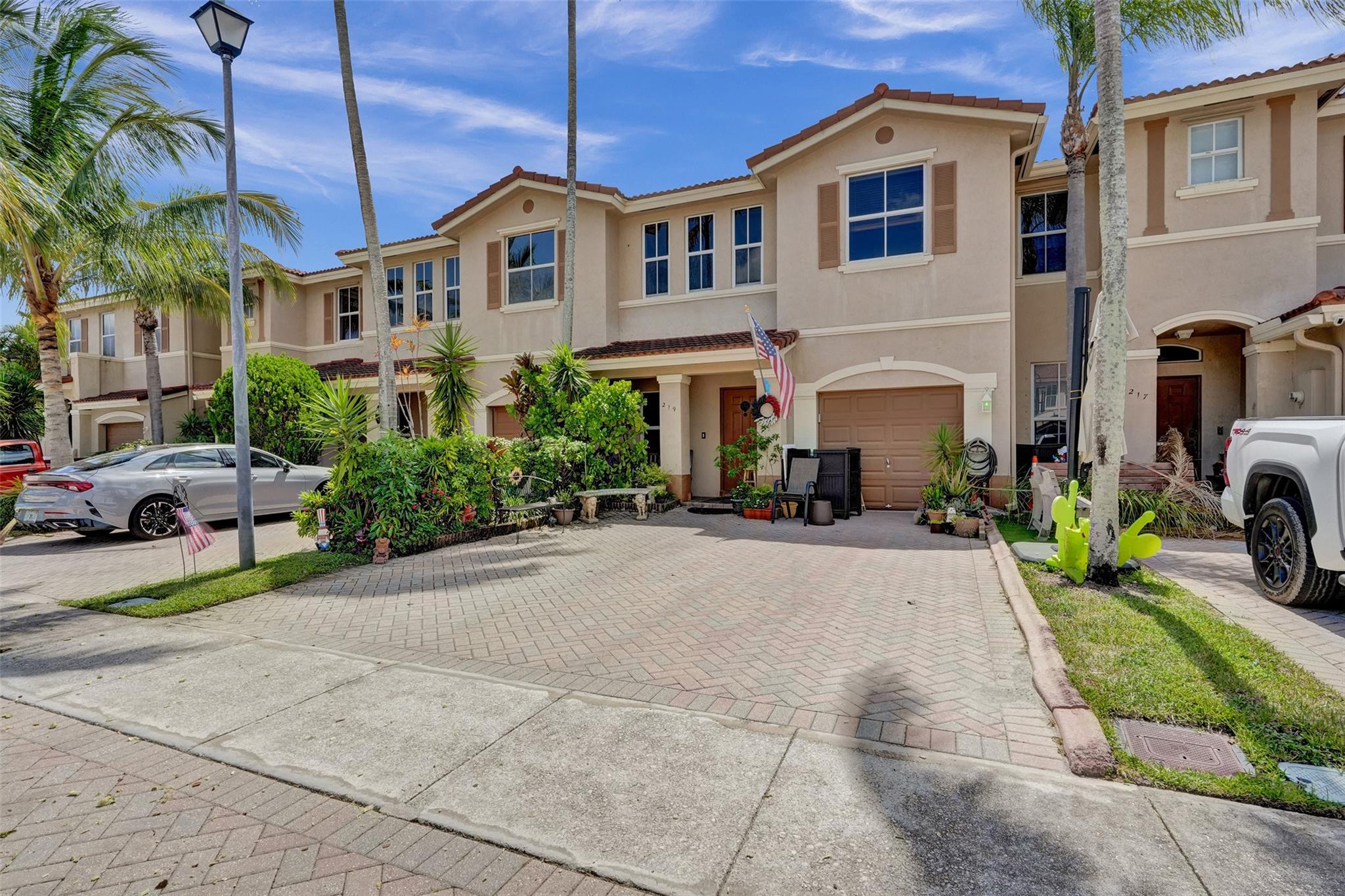 219 Riverwalk Cir 219