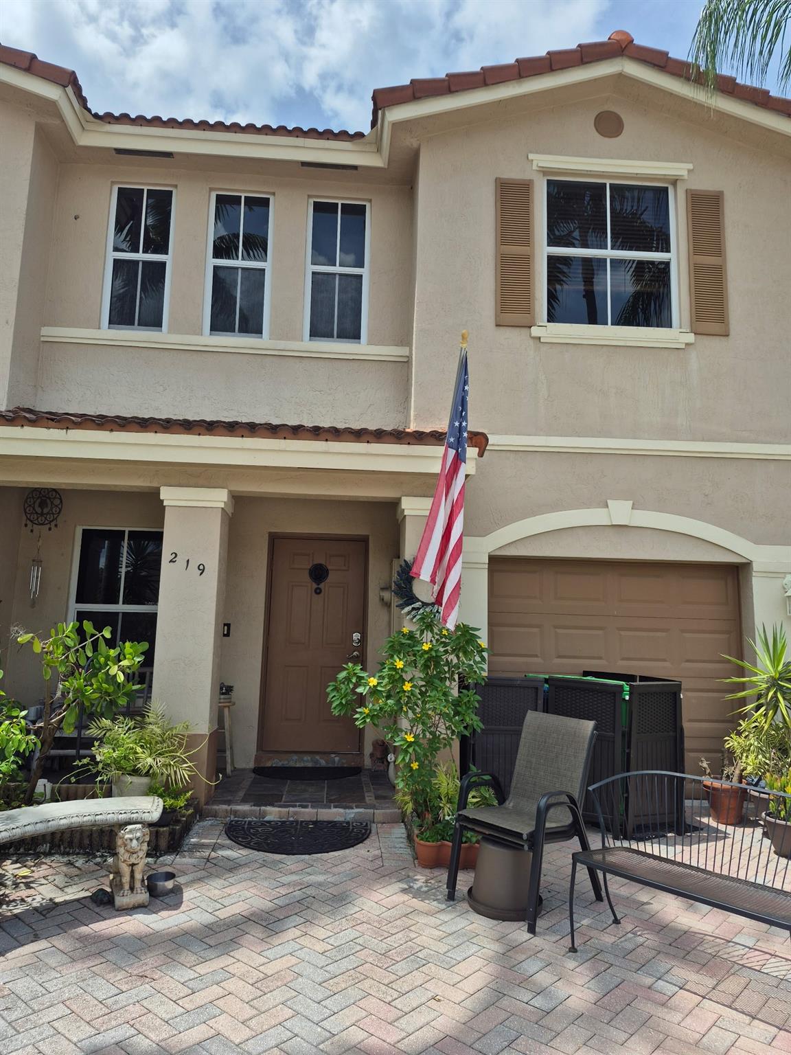 RIVERWALK - Residential