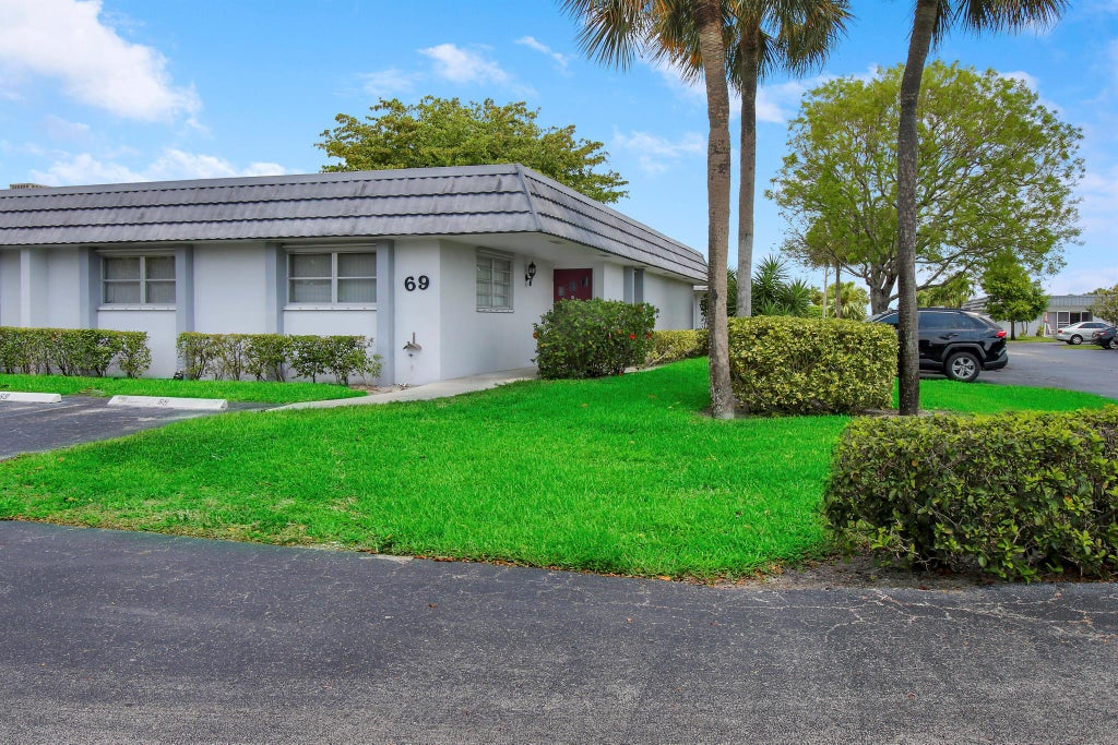 Photo of 2886 Fernley Drive E #69, West Palm Beach, FL 33415 (MLS # R11086259)