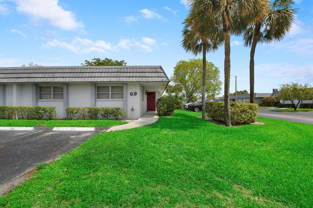 Photo of 2886 Fernley Drive E #69, West Palm Beach, FL 33415 (MLS # R11086259)