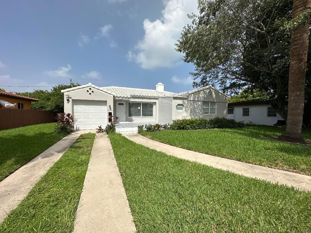 Photo of 1625 Hollywood Boulevard, Hollywood, FL 33020 (MLS # R10925115)