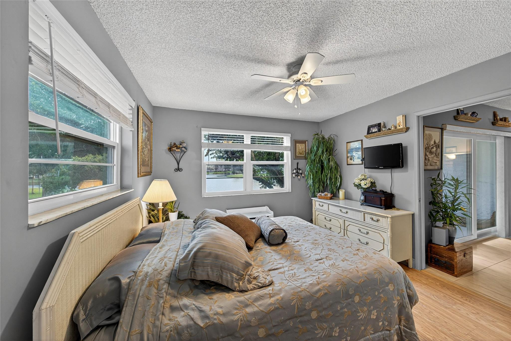 CYPRESS BEND CONDOMINIUM V - Residential