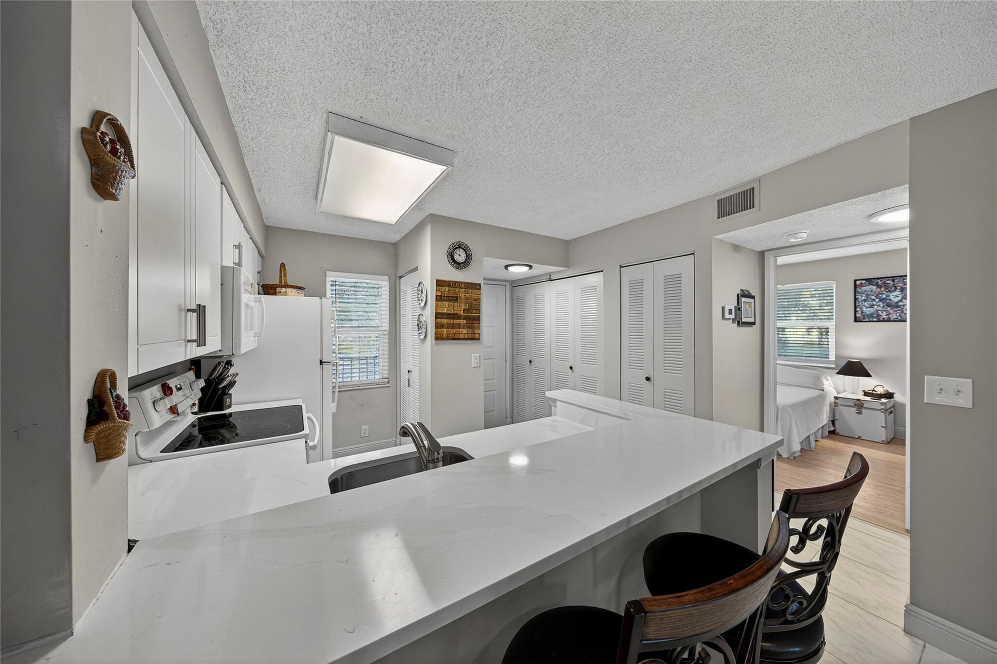 CYPRESS BEND CONDOMINIUM V - Residential