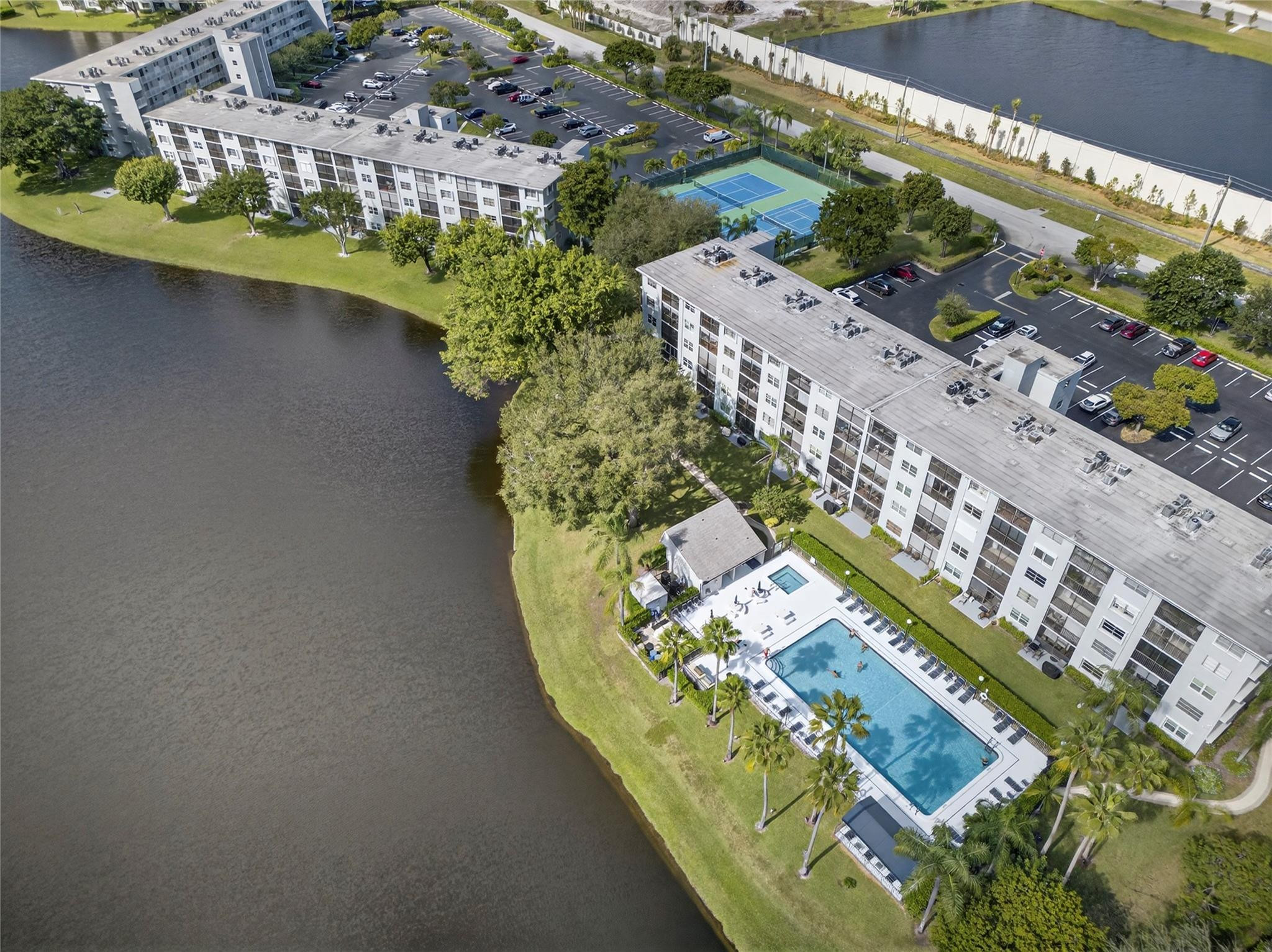 CYPRESS BEND CONDOMINIUM V - Residential