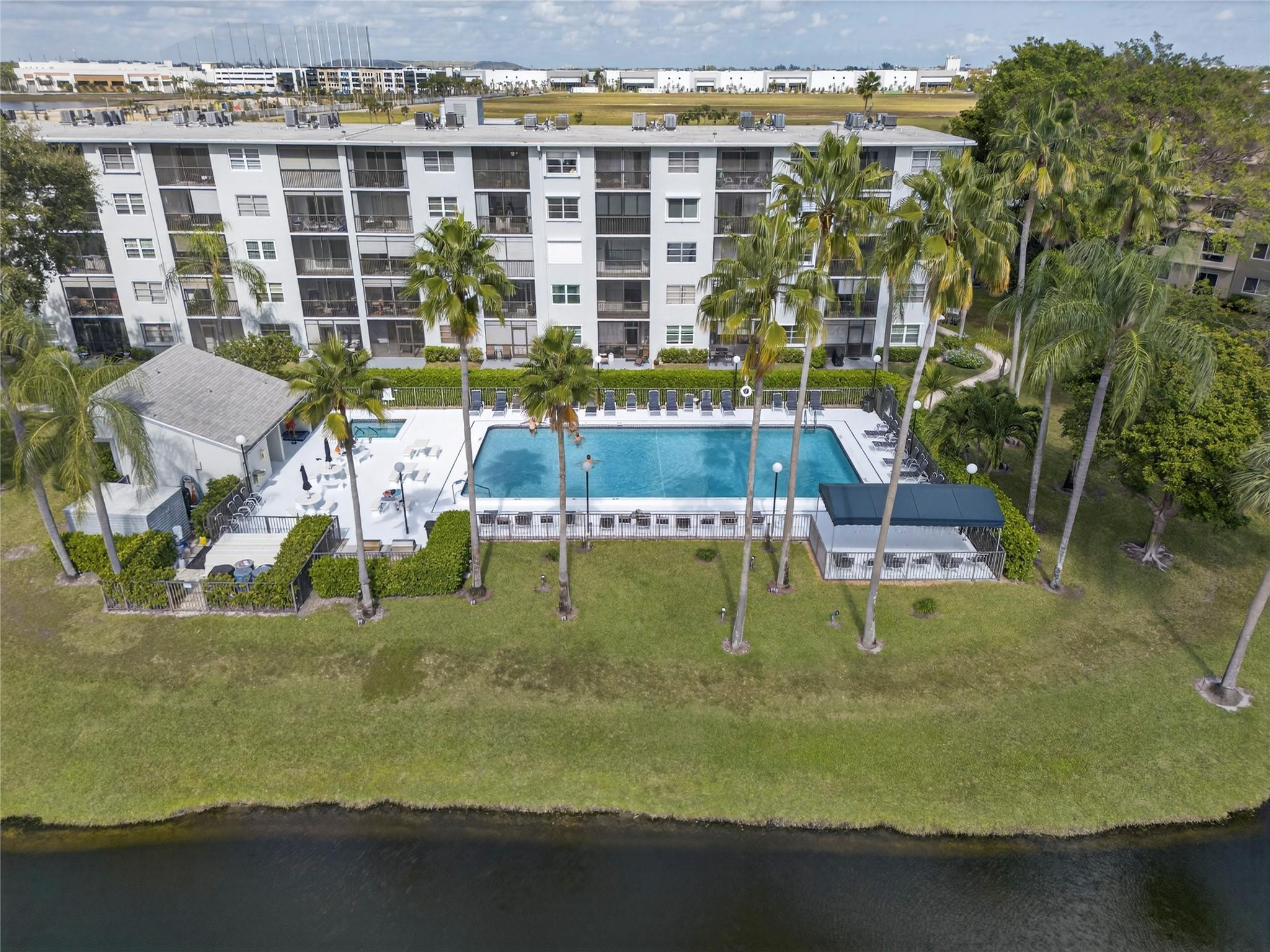 CYPRESS BEND CONDOMINIUM V - Residential