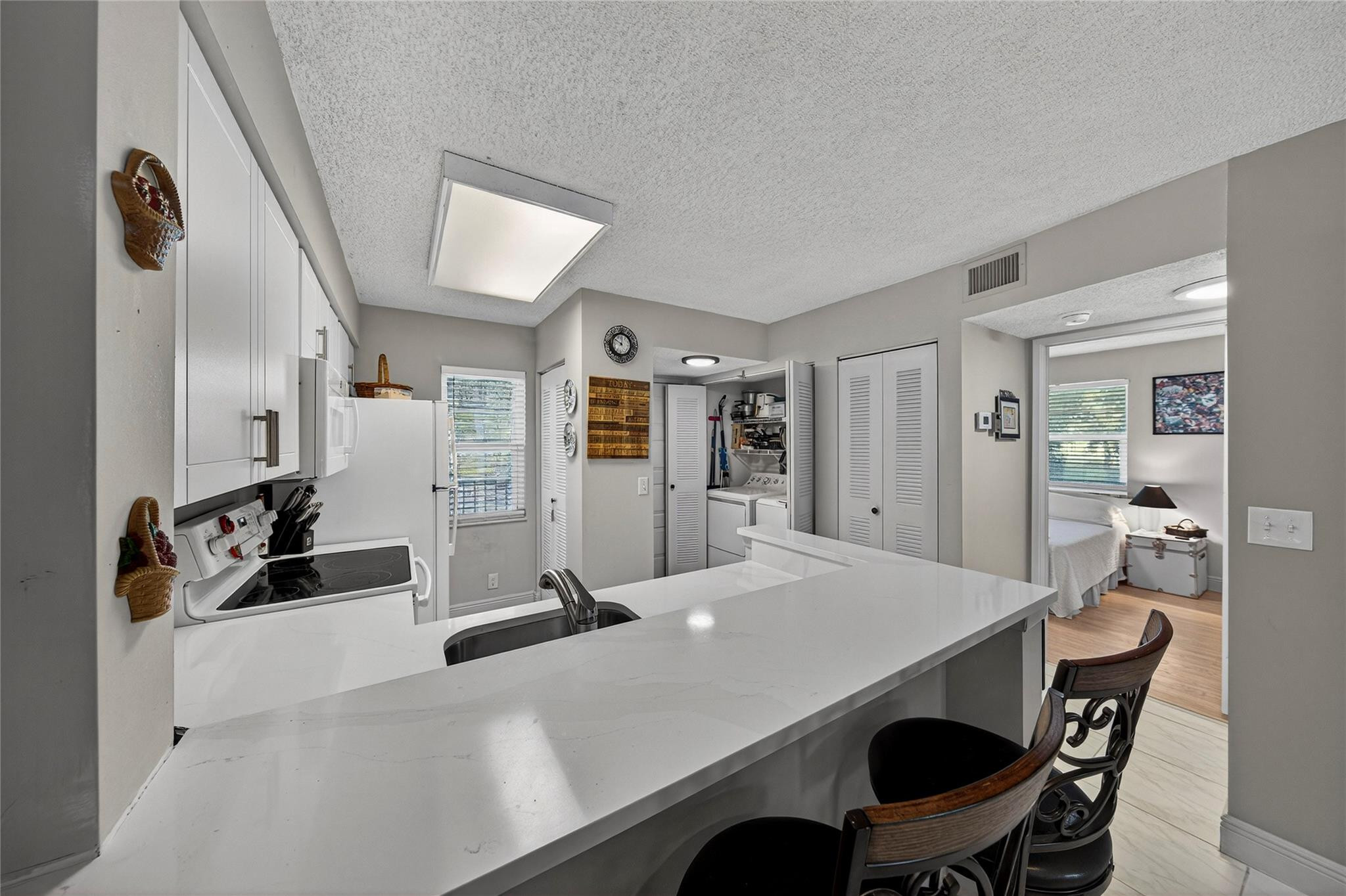 CYPRESS BEND CONDOMINIUM V - Residential