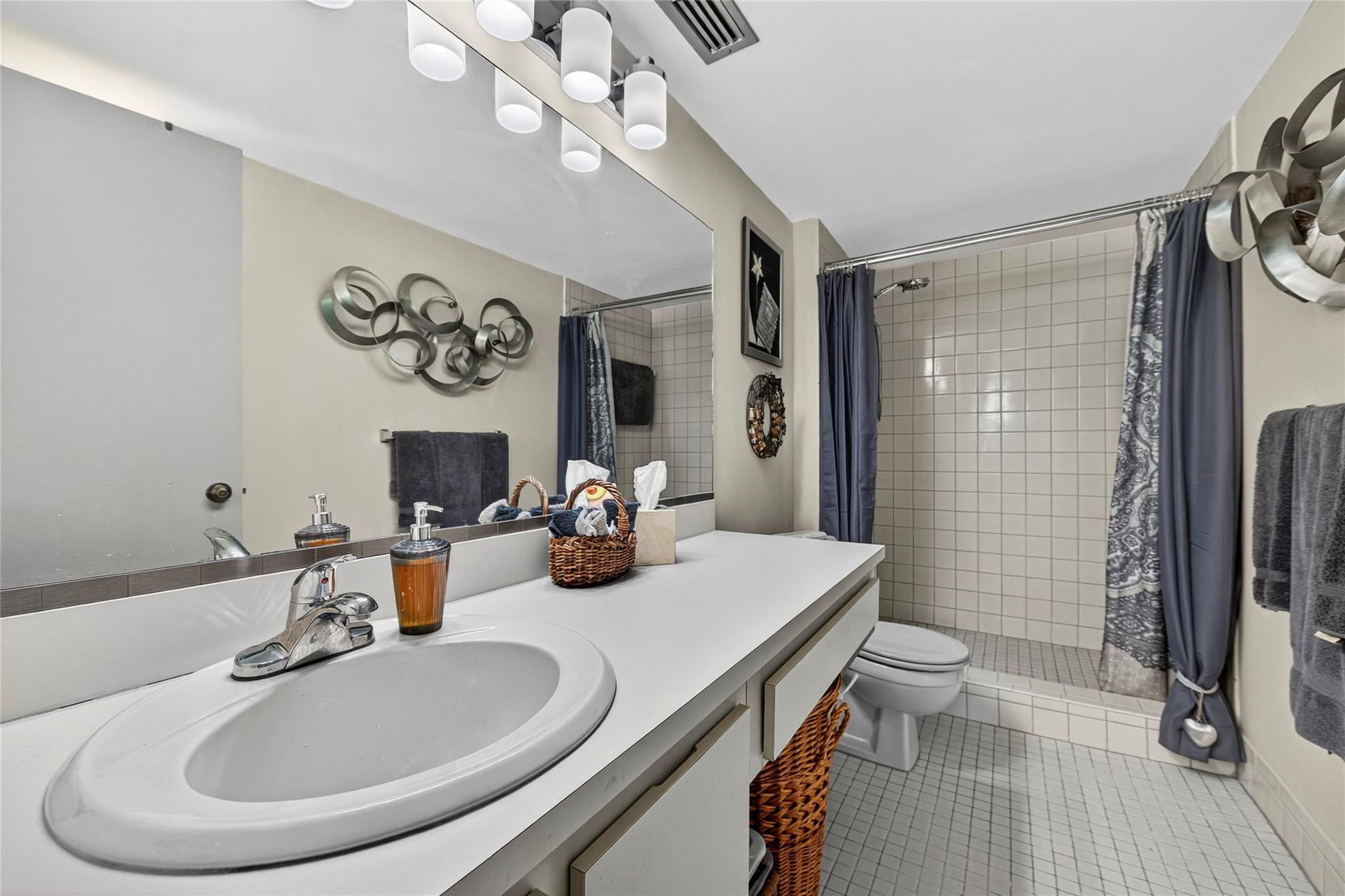 CYPRESS BEND CONDOMINIUM V - Residential