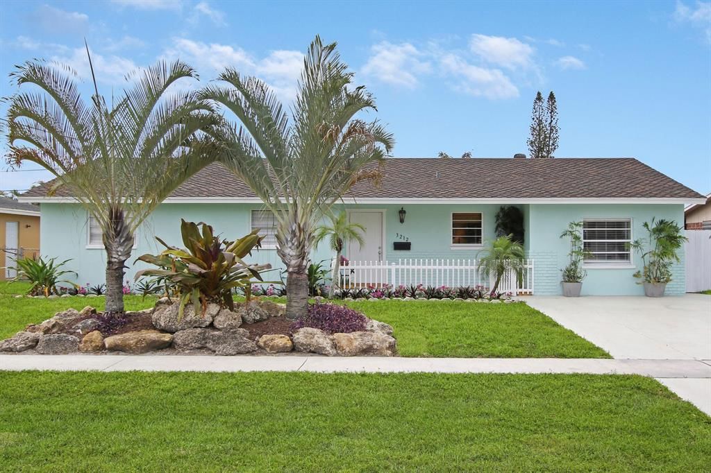 Photo of 3212 Florida Boulevard, Palm Beach Gardens, FL 33410 (MLS # R10702787)