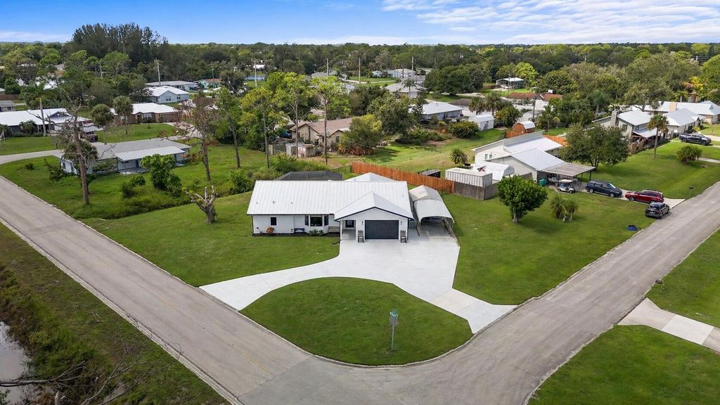 Photo of 6501 Ocala Avenue, Fort Pierce, FL 34951 (MLS # R11166235)