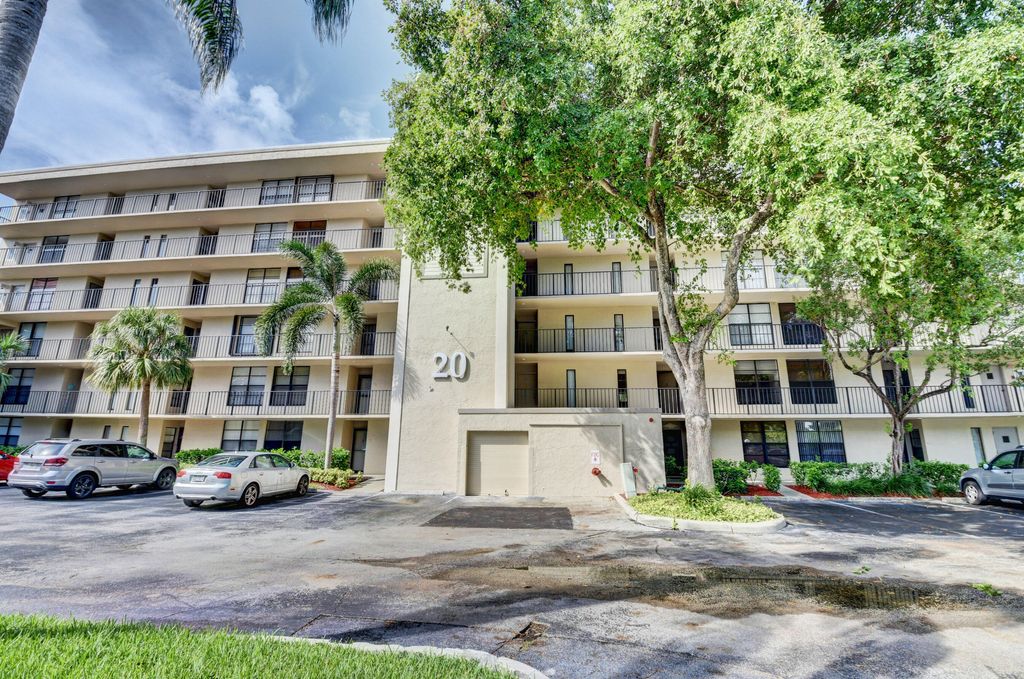 Photo of 20 Royal Palm Way #503, Boca Raton, FL 33432 (MLS # B26003745)