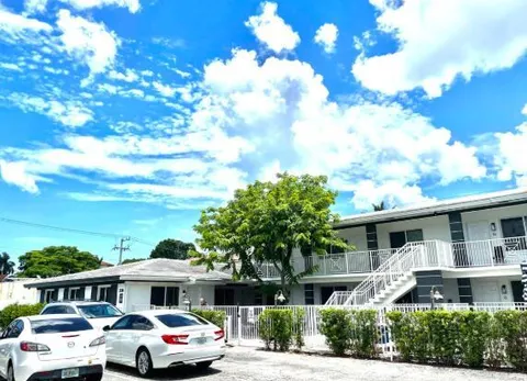 330 W Camino Real Unit 8, Boca Raton, FL MLS: R11075028