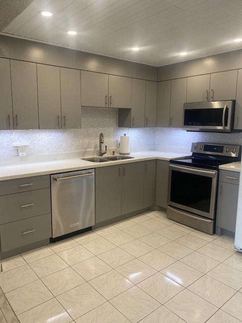 ADMIRALS PORT CONDO - Residential