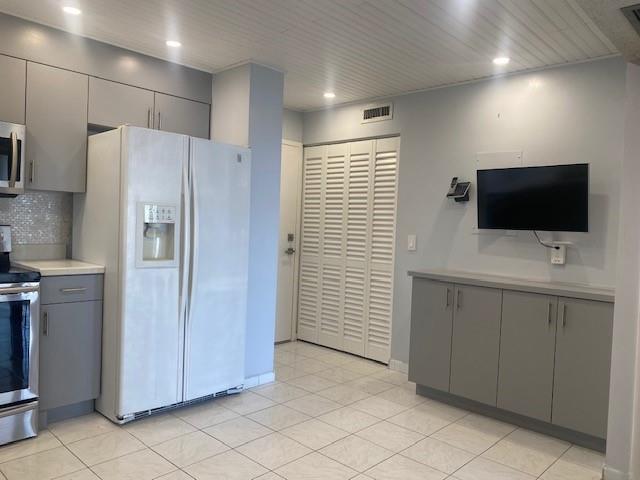 ADMIRALS PORT CONDO - Residential