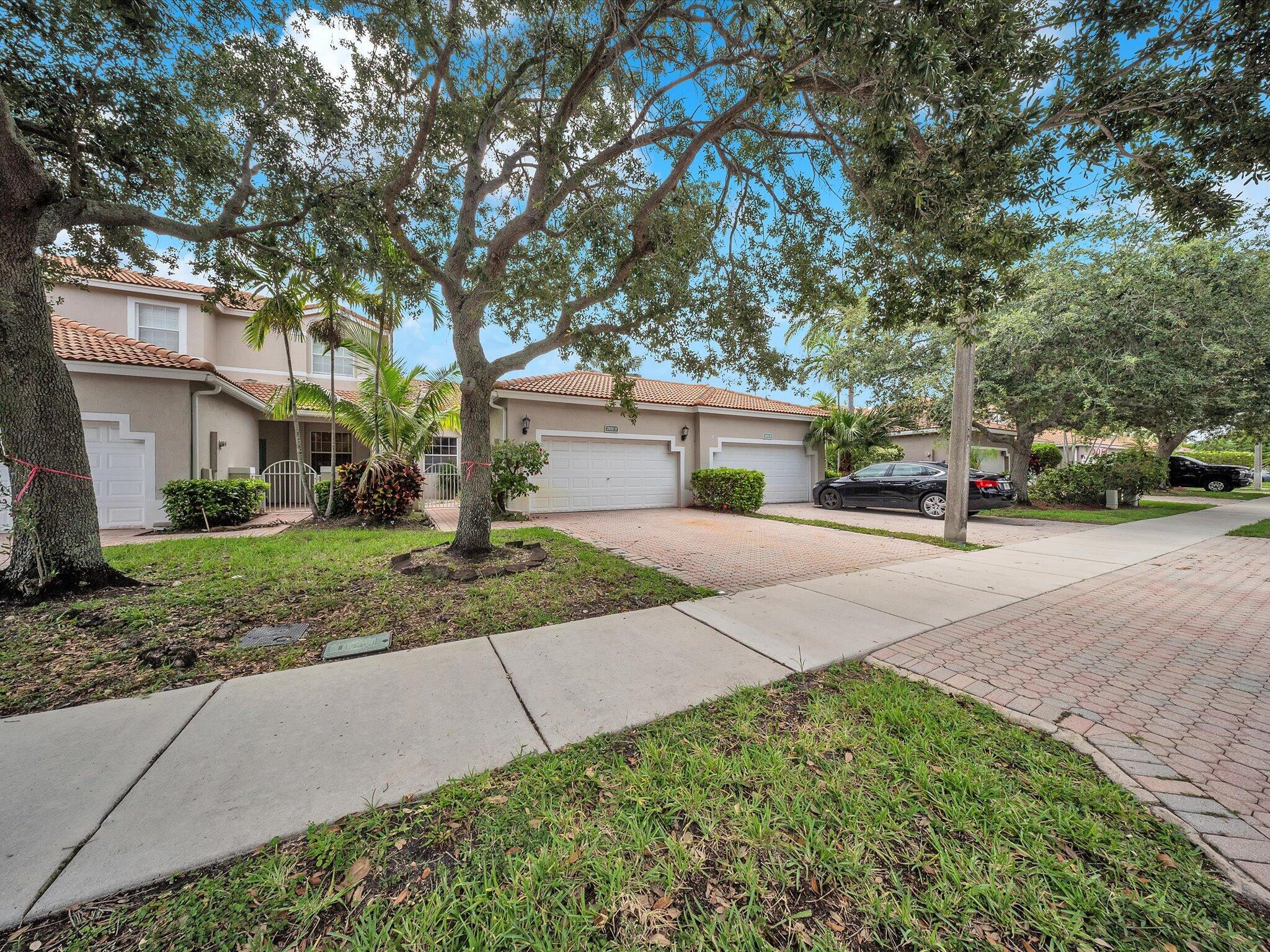2851 E Aragon Boulevard 5