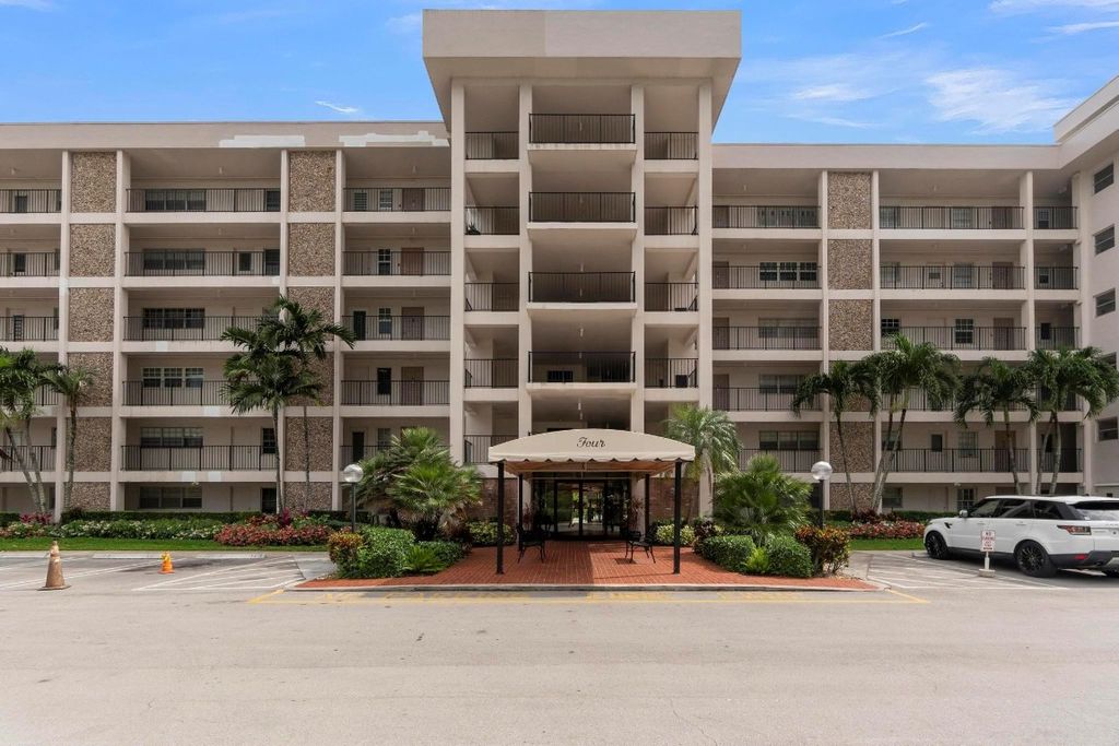 Photo of 3000 N Palm Aire Drive #107, Pompano Beach, FL 33069 (MLS # F10544103)