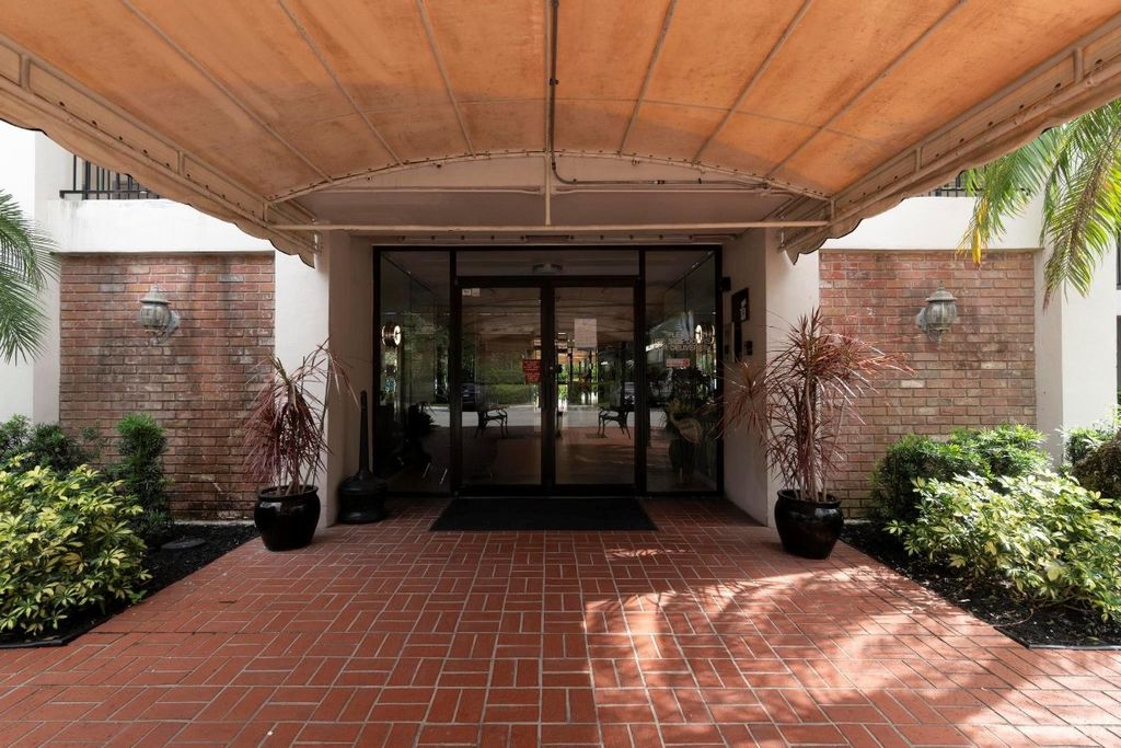 Photo of 3000 N Palm Aire Drive #107, Pompano Beach, FL 33069 (MLS # F10544103)