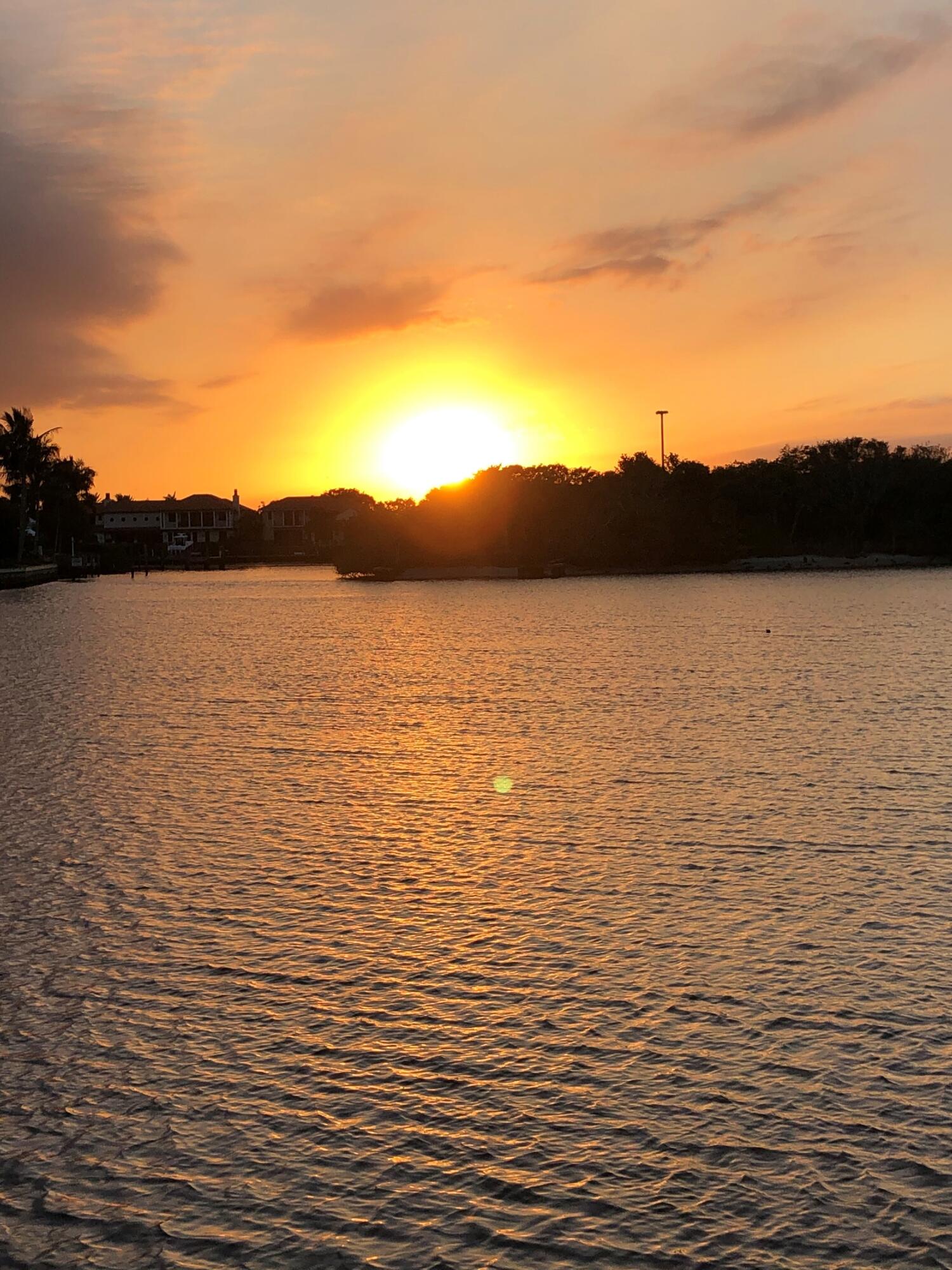 OAK HARBOUR CONDOS - Residential Lease